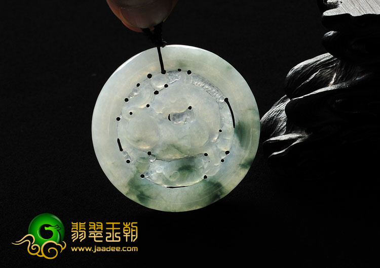 糯冰种飘花缅甸翡翠A货马牌挂件