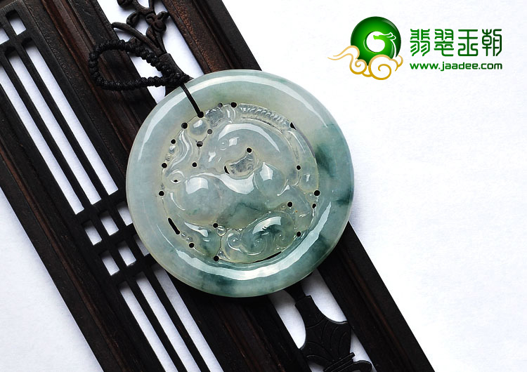 糯冰种飘花缅甸翡翠A货马牌挂件