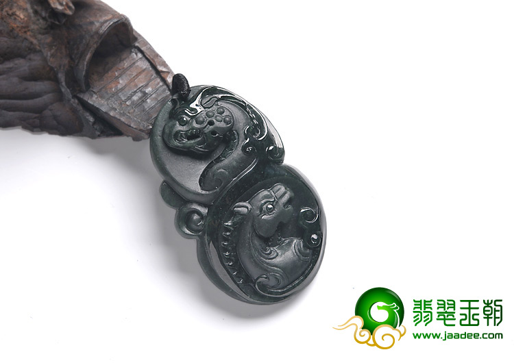冰种墨翠缅甸翡翠A货龙马精神挂件
