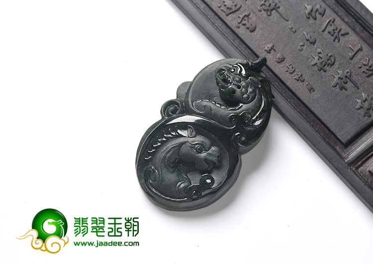 冰种墨翠缅甸翡翠A货龙马精神挂件