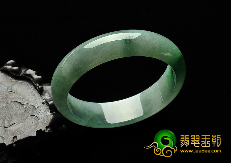 糯冰种飘翠缅甸翡翠A货手镯（58.4mm）
