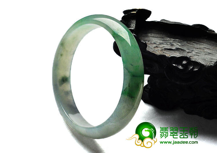 糯冰种飘花缅甸翡翠A货贵妃镯（59.7-52.2mm）