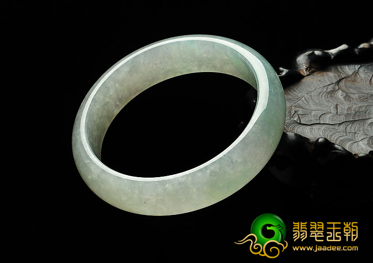 糯冰种淡晴水缅甸翡翠A货手镯（61.2mm）