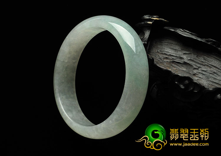 糯冰种淡晴水缅甸翡翠A货手镯（61.2mm）