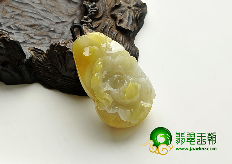 糯冰种黄翡缅甸翡翠A货富贵花开挂件
