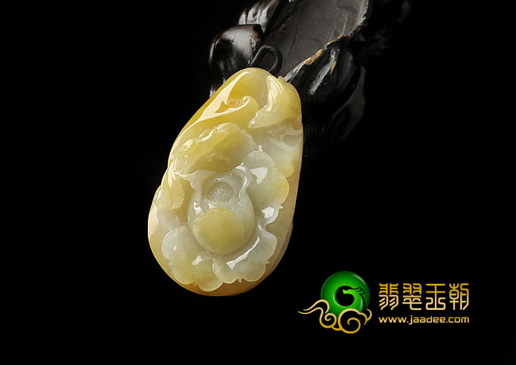 糯冰种黄翡缅甸翡翠A货富贵花开挂件