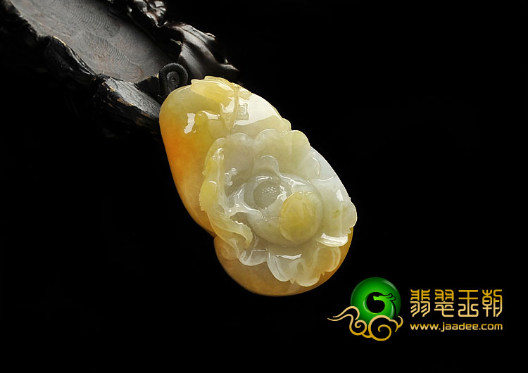 糯冰种黄翡缅甸翡翠A货富贵花开挂件