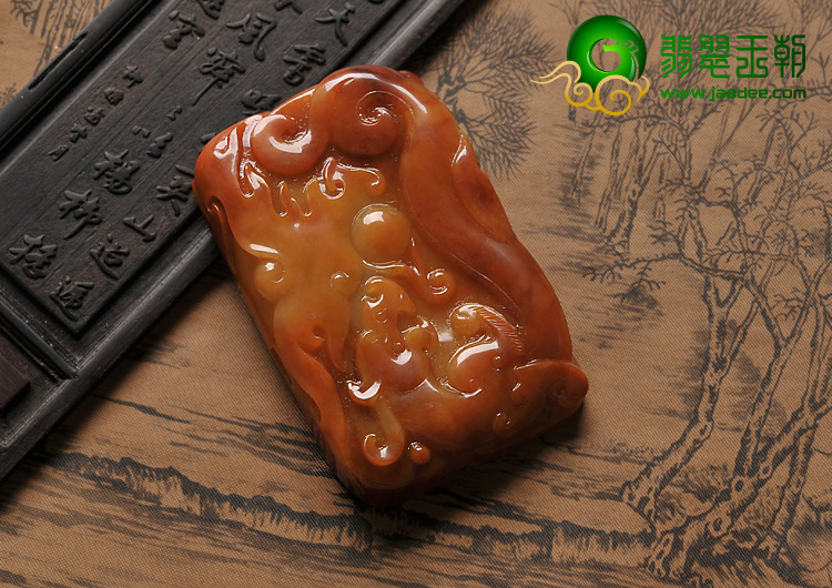 糯冰种红黄翡缅甸翡翠A货仿古龙牌挂件