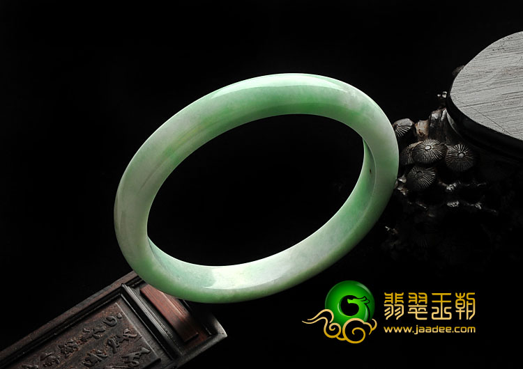 糯冰种豆色缅甸翡翠A货手镯/臂环（74.7mm）