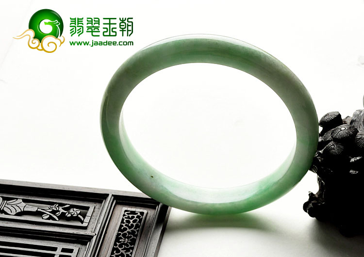 糯冰种豆色缅甸翡翠A货手镯/臂环（74.7mm）