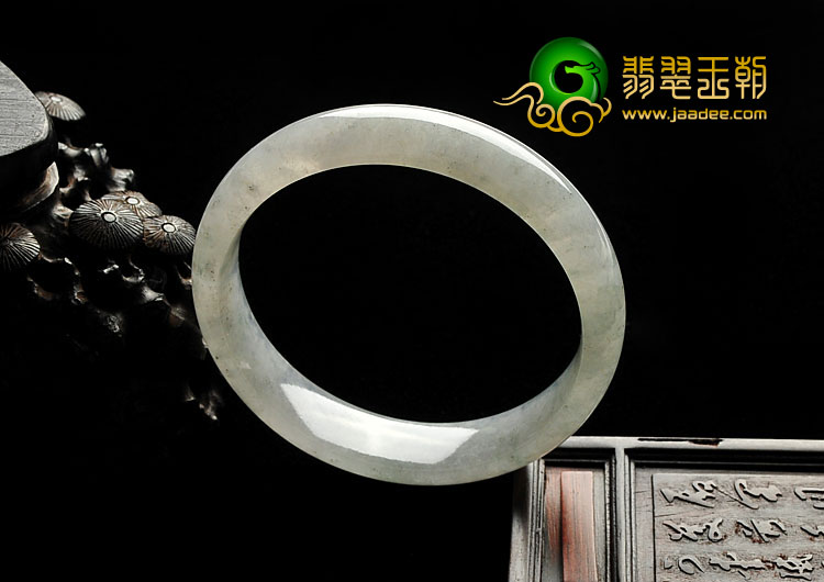 冰种略飘花缅甸翡翠A货手镯（56.9mm）