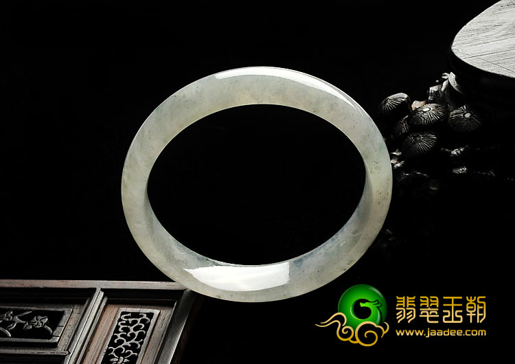 冰种略飘花缅甸翡翠A货手镯（56.9mm）