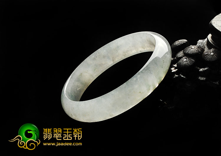 冰种略飘花缅甸翡翠A货手镯（56.9mm）