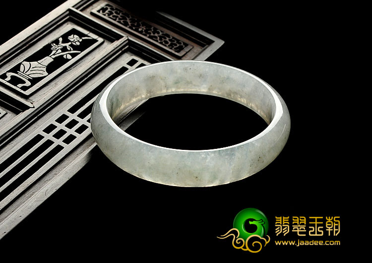 冰种略飘花缅甸翡翠A货手镯（56.9mm）