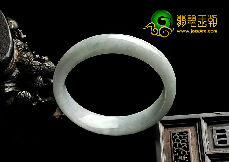 细糯种淡三彩缅甸翡翠A货手镯（55.9mm）