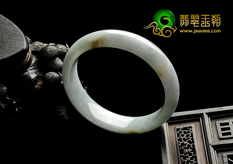 细糯种淡三彩缅甸翡翠A货手镯（55.9mm）