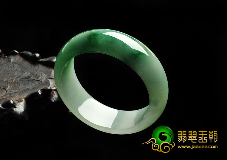 糯冰种翠色缅甸翡翠A货手镯（49mm）