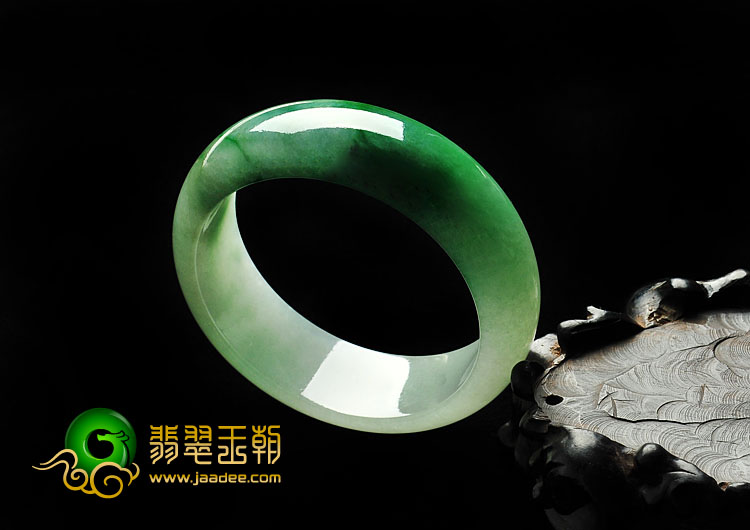 糯冰种翠色缅甸翡翠A货手镯（49mm）