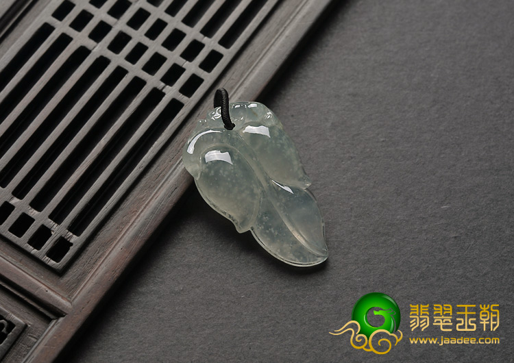 冰种淡晴水缅甸翡翠A货叶子挂件
