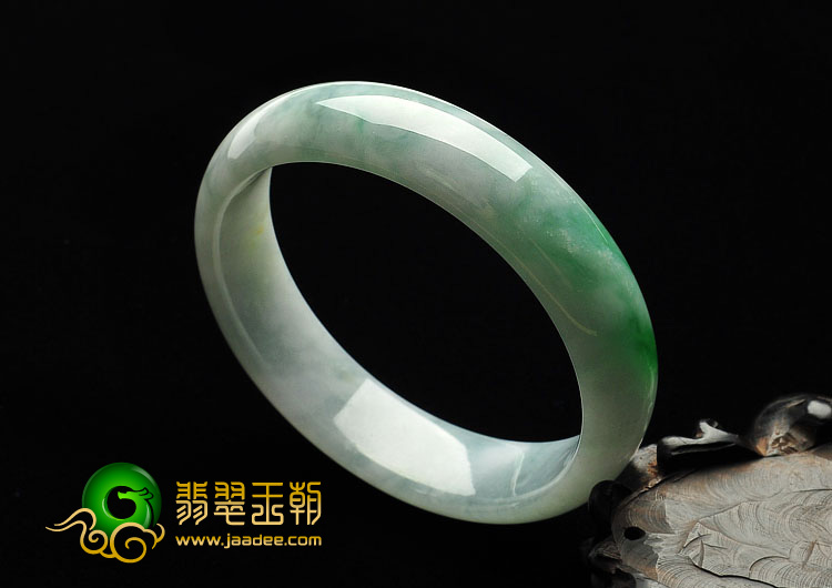糯冰种翠色缅甸翡翠A货手镯（57.8mm）