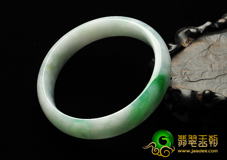 糯冰种翠色缅甸翡翠A货手镯（57.8mm）