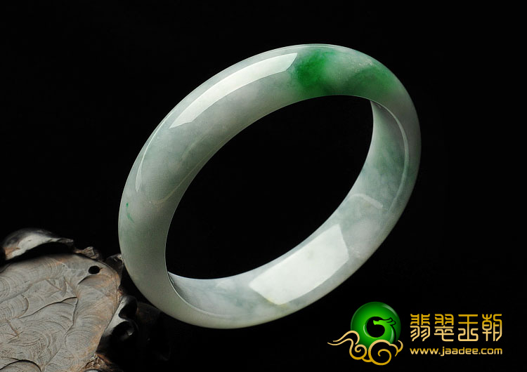 糯冰种翠色缅甸翡翠A货手镯（57.8mm）