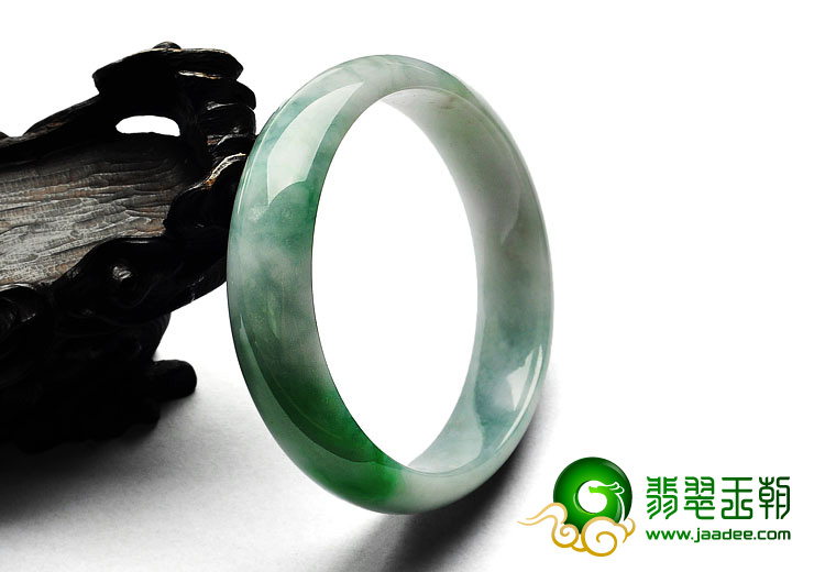 糯冰种翠色缅甸翡翠A货手镯（57.8mm）