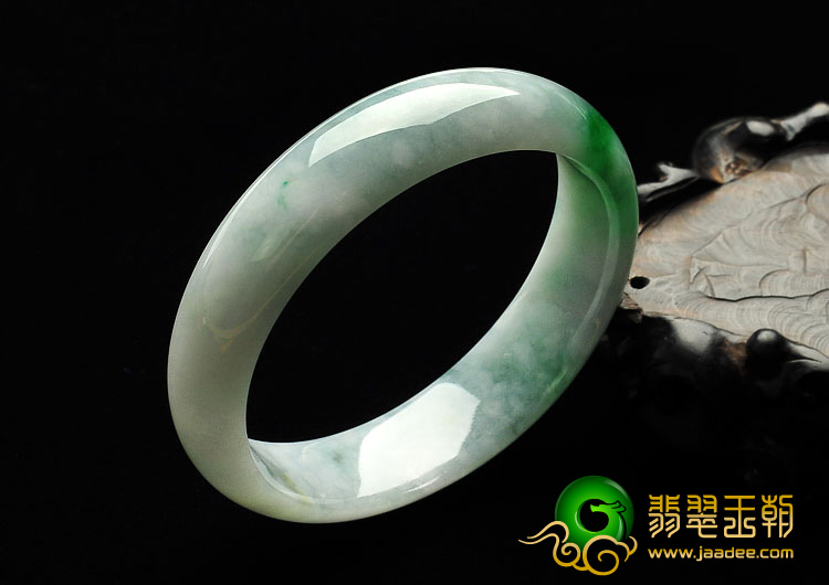 糯冰种翠色缅甸翡翠A货手镯（57.8mm）