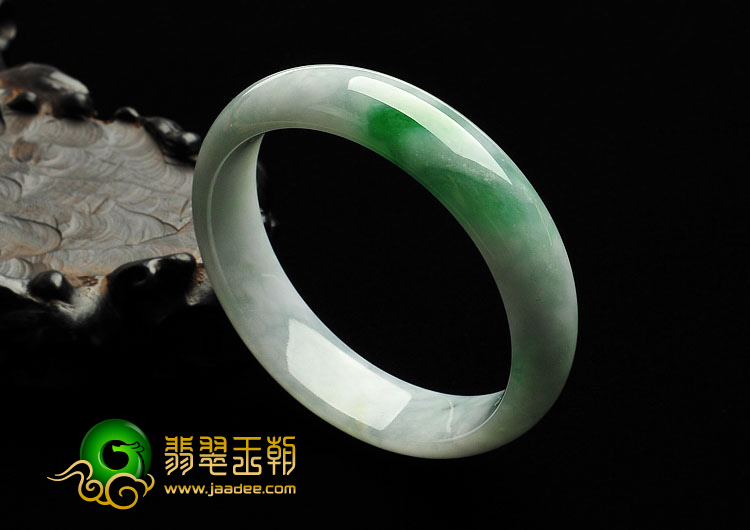 糯冰种翠色缅甸翡翠A货手镯（57.8mm）
