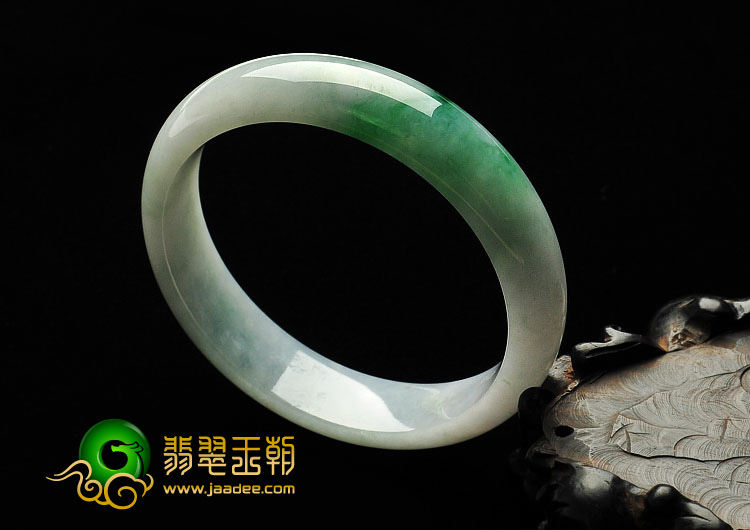 糯冰种翠色缅甸翡翠A货手镯（55.8mm）