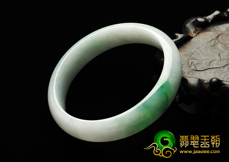 糯冰种翠色缅甸翡翠A货手镯（55.8mm）