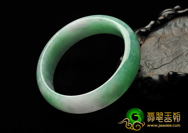 糯冰种春带彩缅甸翡翠A货手镯（59mm）