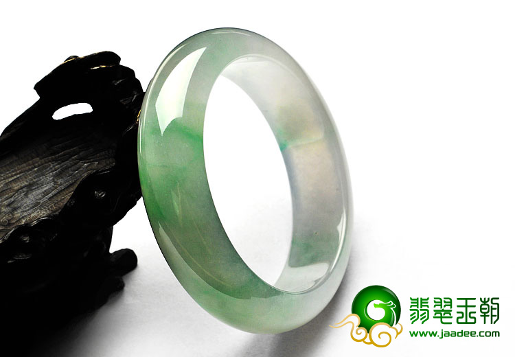 糯冰种淡春带彩缅甸翡翠A货手镯（59.3mm）