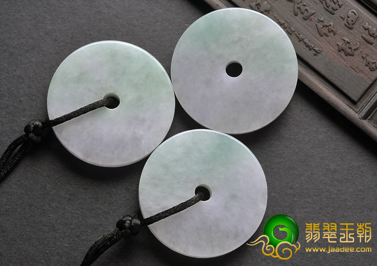 糯冰种淡春带彩缅甸翡翠A货平安扣挂件（一批走）