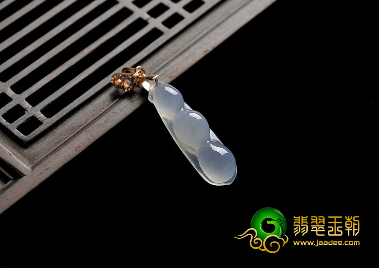 冰种晴水缅甸翡翠A货豆子挂件