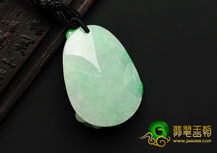 糯冰种阳绿缅甸翡翠A货鹦鹉挂件