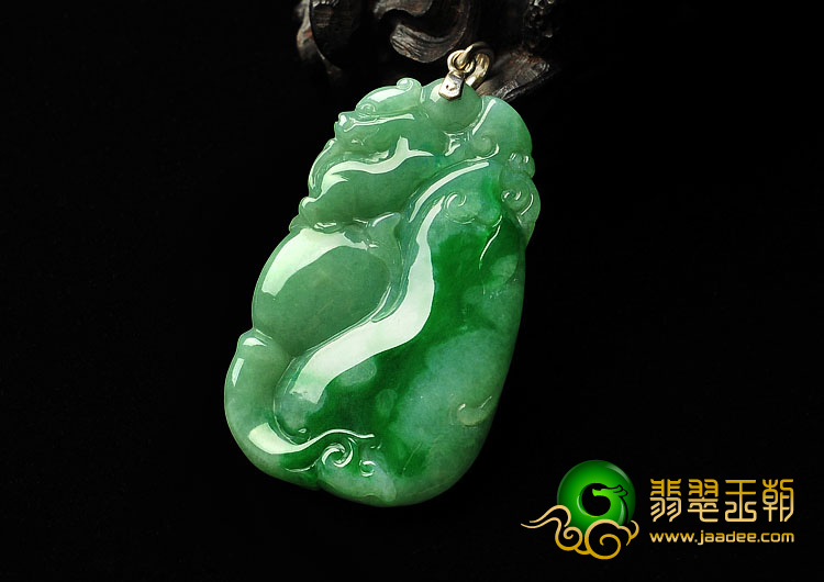 糯冰种翠色缅甸翡翠A货如意寿挂件
