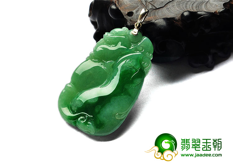 糯冰种翠色缅甸翡翠A货如意寿挂件