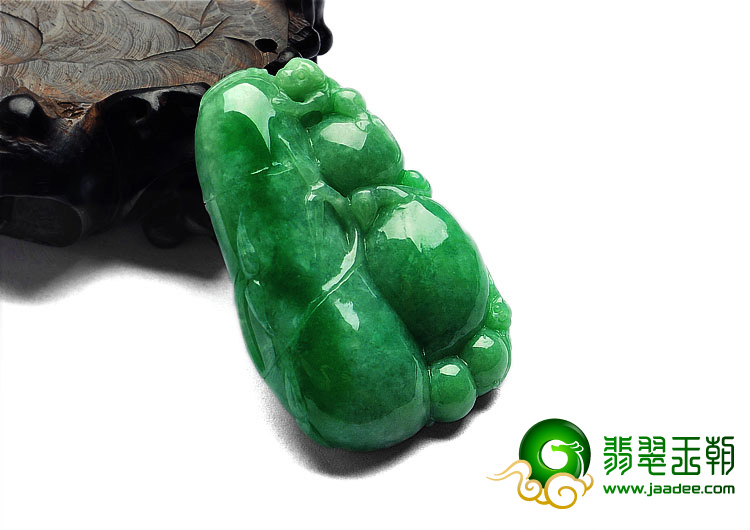 糯冰种翠色缅甸翡翠A货节节高挂件