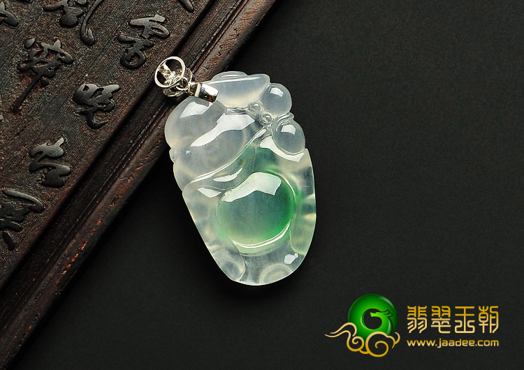 冰种晴水飘翠缅甸翡翠A货玉佛挂件