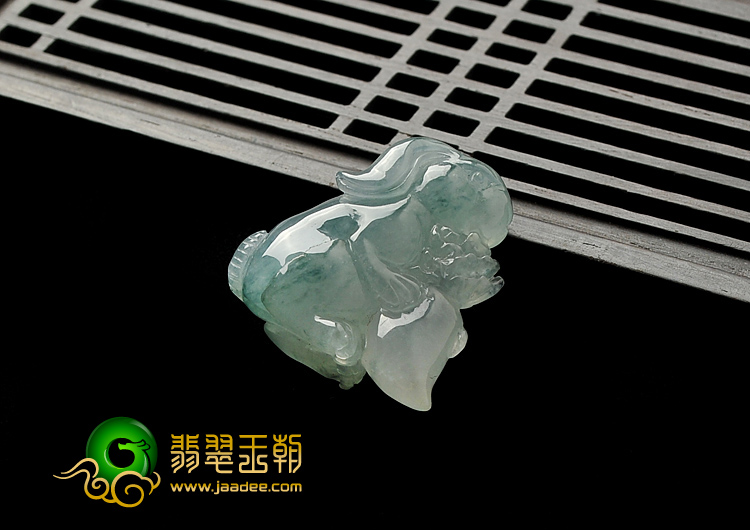 feicui冰种飘花缅甸翡翠A货玉兔献瑞挂件