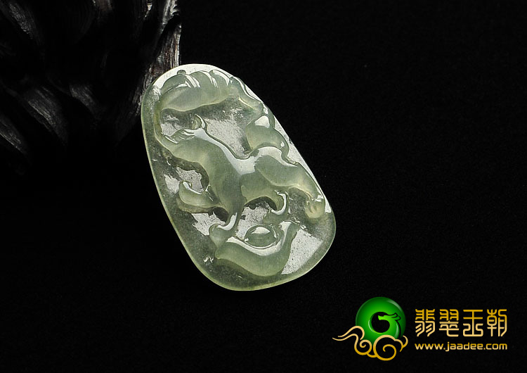 冰玻种晴水缅甸翡翠A货狗牌挂件