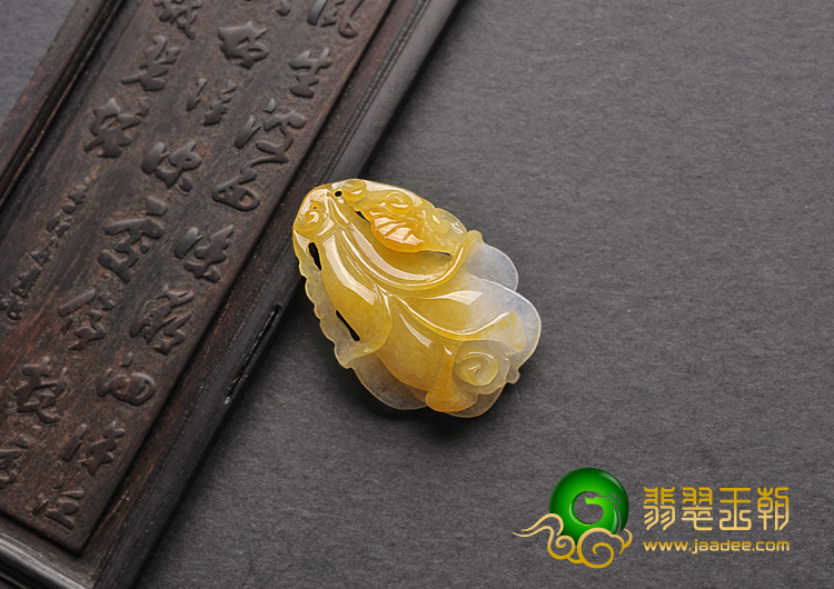 糯冰种黄翡缅甸翡翠A货玉兰花挂件