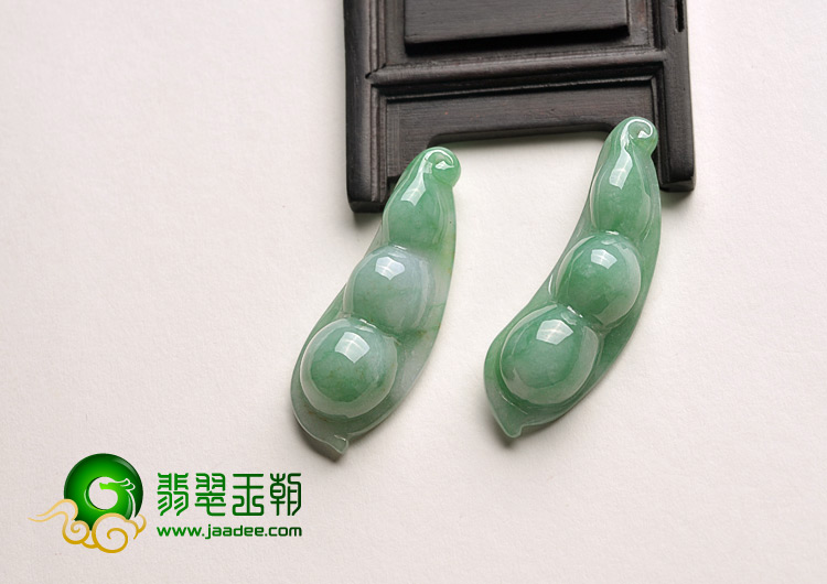 糯冰种青色缅甸翡翠A货豆子挂件（一对）