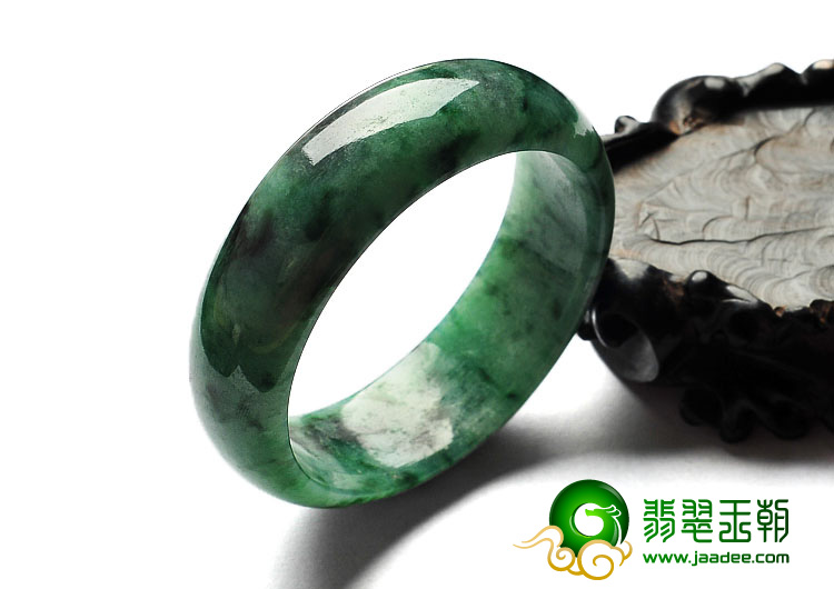糯冰种廯加绿缅甸翡翠A货手镯（57.7mm）