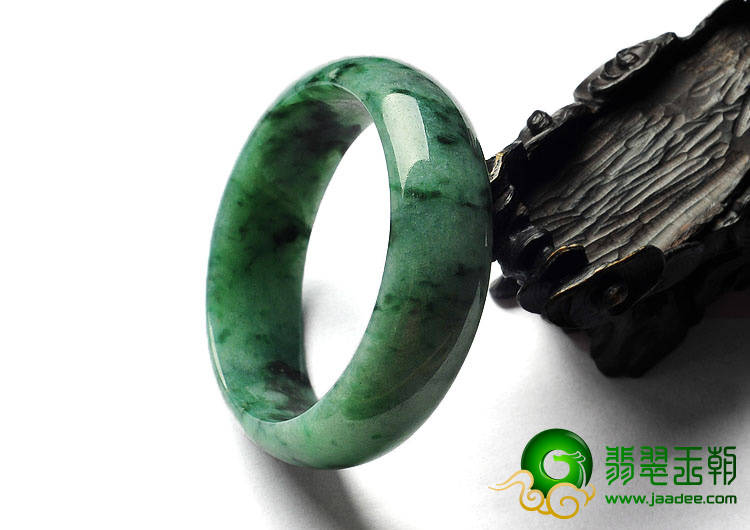 糯冰种廯加绿缅甸翡翠A货手镯（57.7mm）
