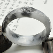 糯冰种灰白色缅甸翡翠A货五福临门手镯（55.5mm）