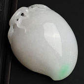 糯冰种白底青缅甸翡翠A货寿桃挂件