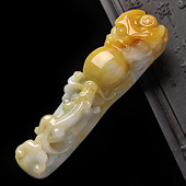 细糯种黄翡缅甸翡翠A货龙钩挂件