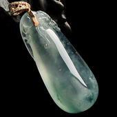 冰玻种飘花缅甸翡翠A货镶玫瑰金扣福瓜挂件（真钻）